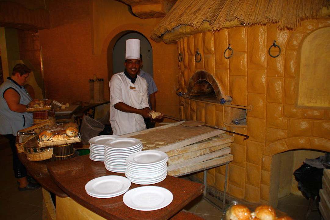 Ständig warme Brote... Pickalbatros Alf Leila Wa Leila Resort - Neverland Hurghada