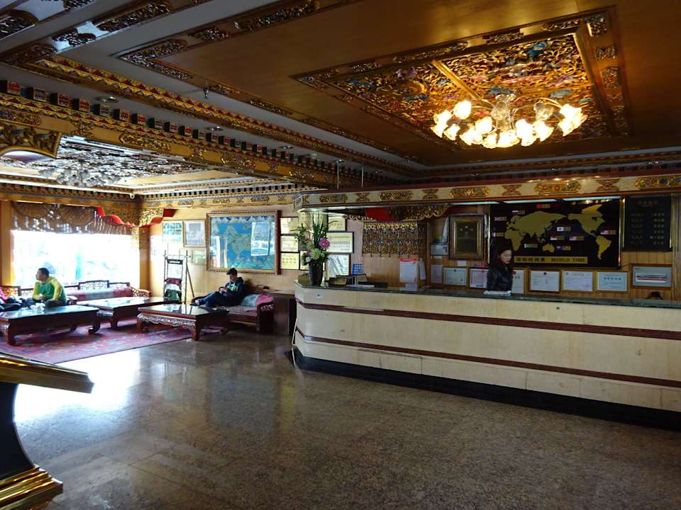 Lobby Lhasa Yak Hotel