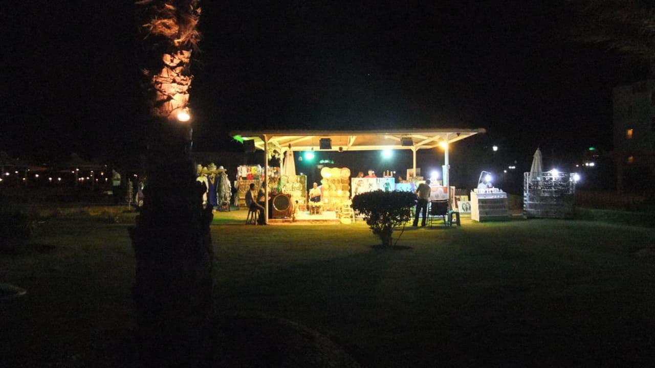 Hotelbasar am Abend Pickalbatros Dana Beach Resort - Hurghada