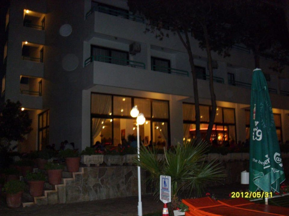 Nachts an der Bar Hotel Grand Efe