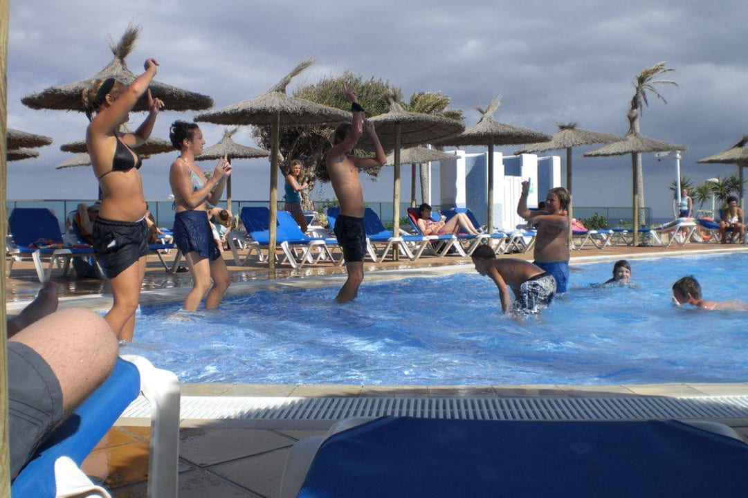 Pool direkt an der Poolbar SBH Club Paraiso Playa