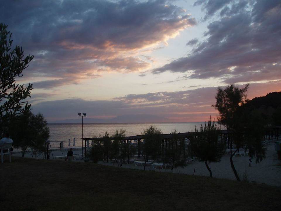 Sonnenuntergang Simantro Resort