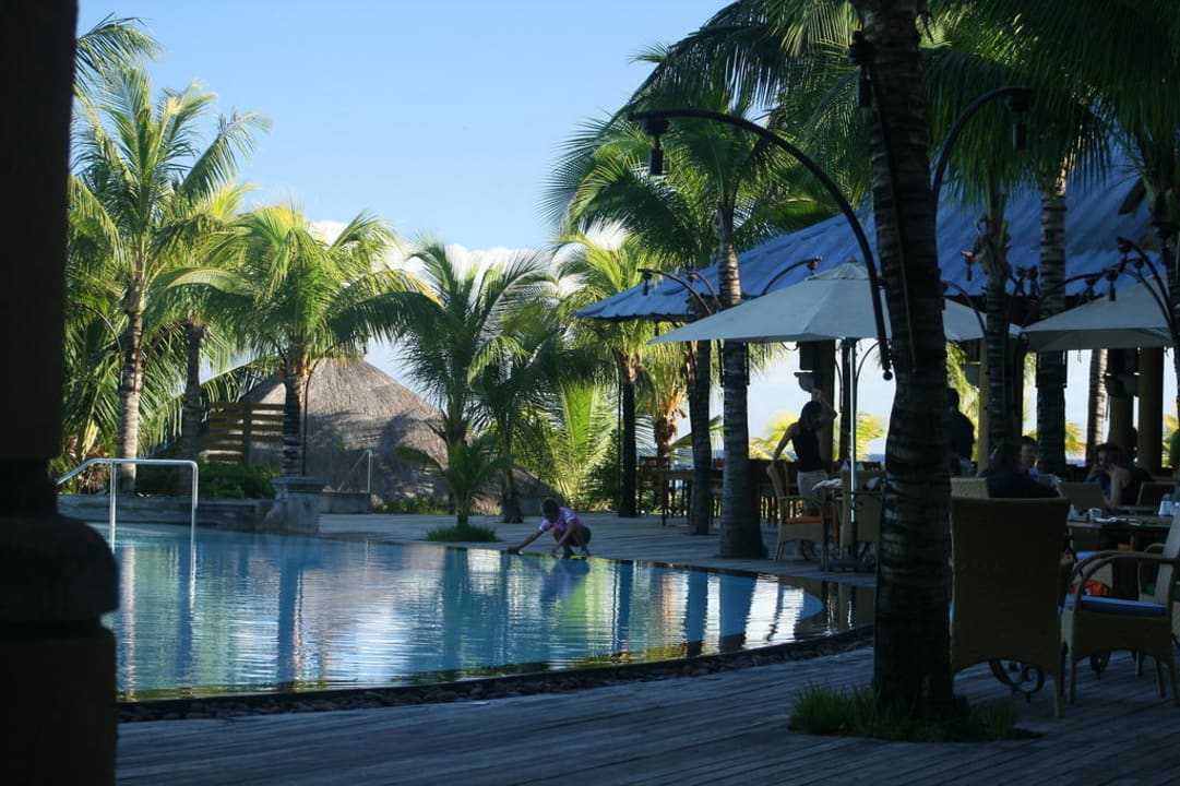 Pool und Restaurant Victoria Beachcomber Resort & Spa