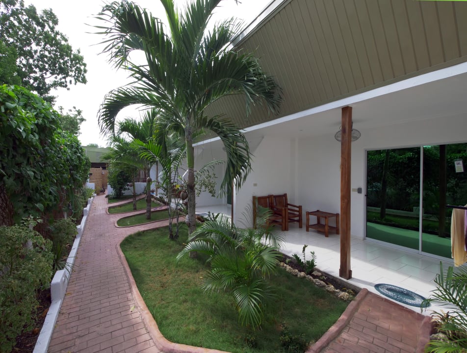 Gartenanlage Alona Gecko Inn