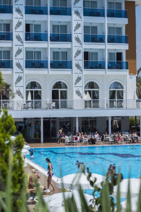Pool & Poolbar Palm World Side Resort & Spa