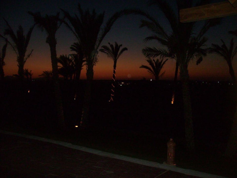 Sonnenuntergang Serenity Alpha Beach