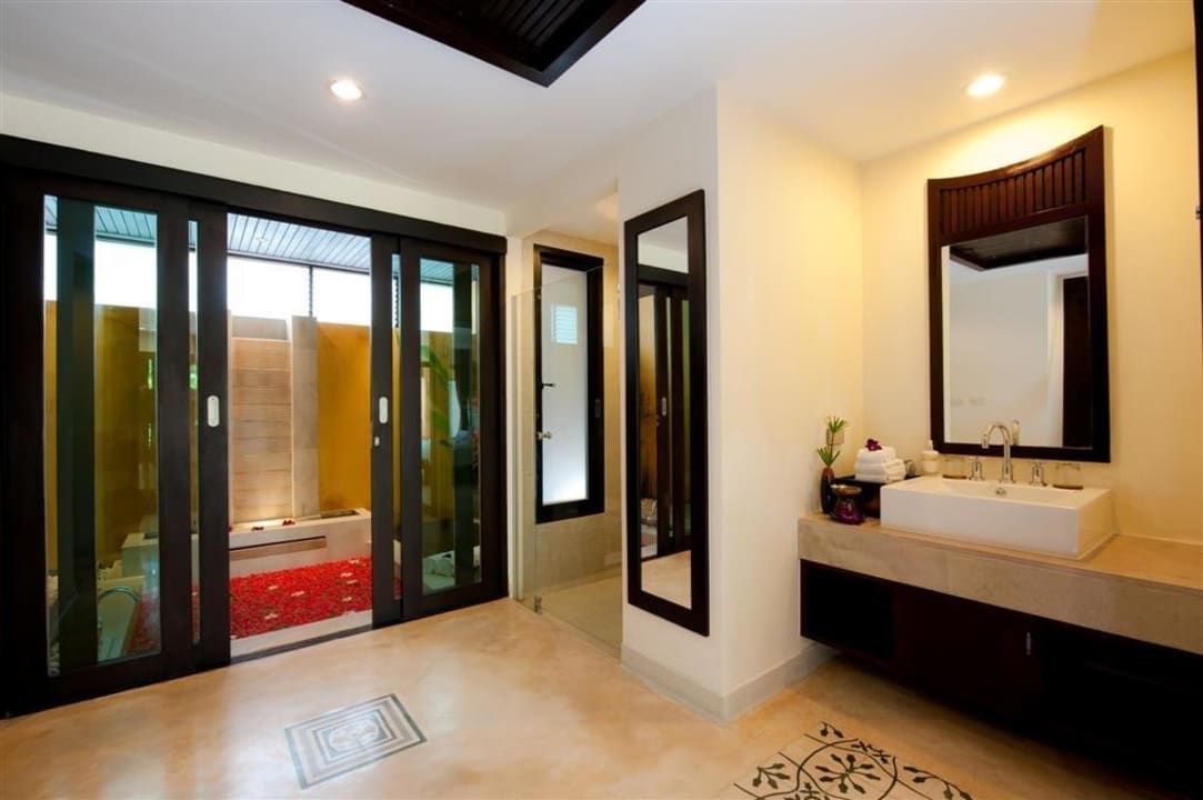 Deluxe Grand Room Hotel Bhu Nga Thani Resort and Spa