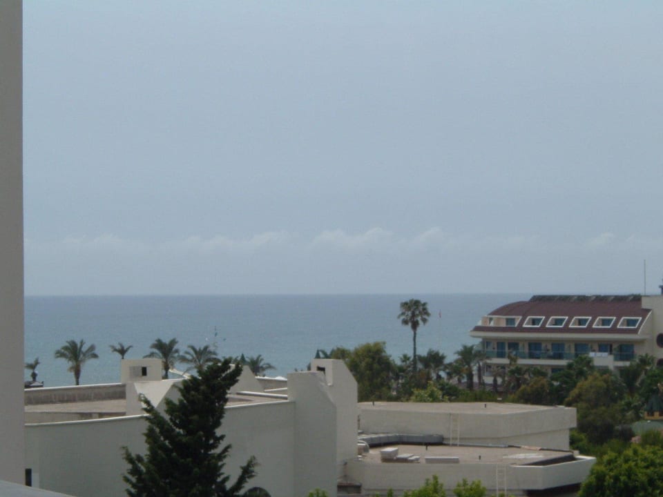 Von unserem Zimmer konnten wir das Meer sehen. Hotel Royal Garden Beach