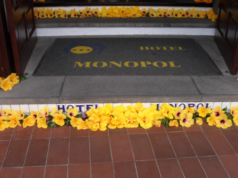 Eingang Monopol