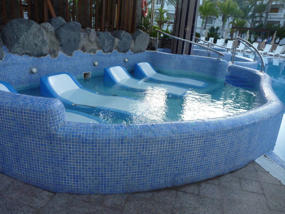  Pool mit Whirlpoolliegen Hotel Riu Palace Maspalomas Adults Only