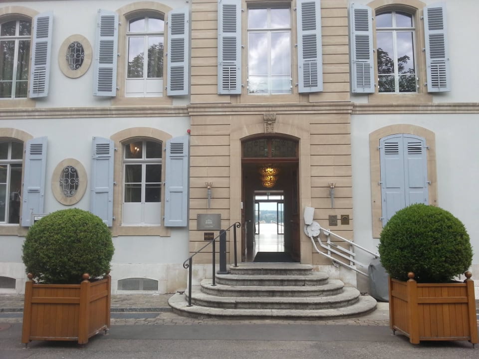 Haupteingang Hotel du Parc des Eaux-Vives