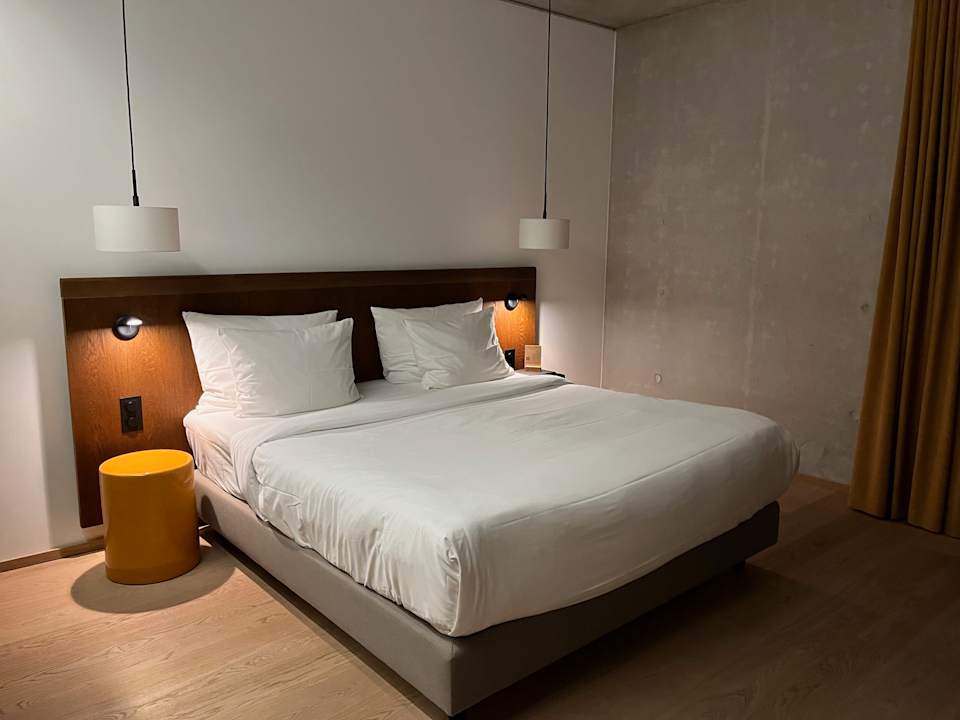 Zimmer Karl August - a Neighborhood Hotel