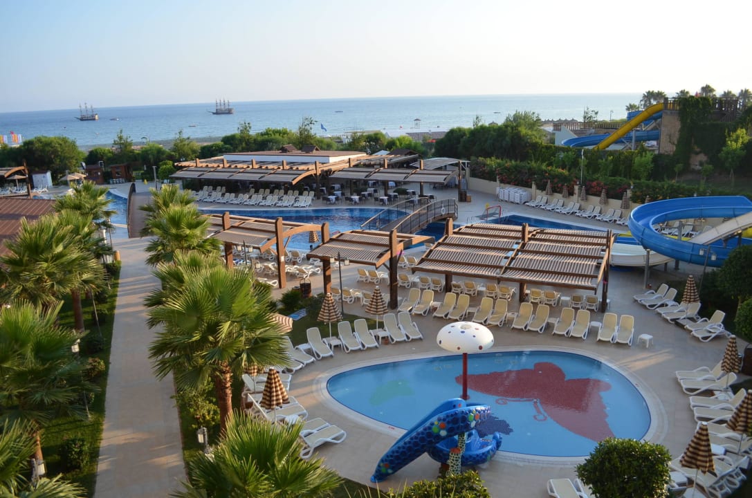 Ausblick aus der Lobbyterrasse Adalya Ocean Deluxe