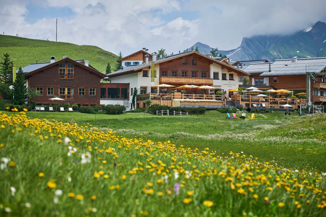 Außenansicht Hotel Mohnenfluh