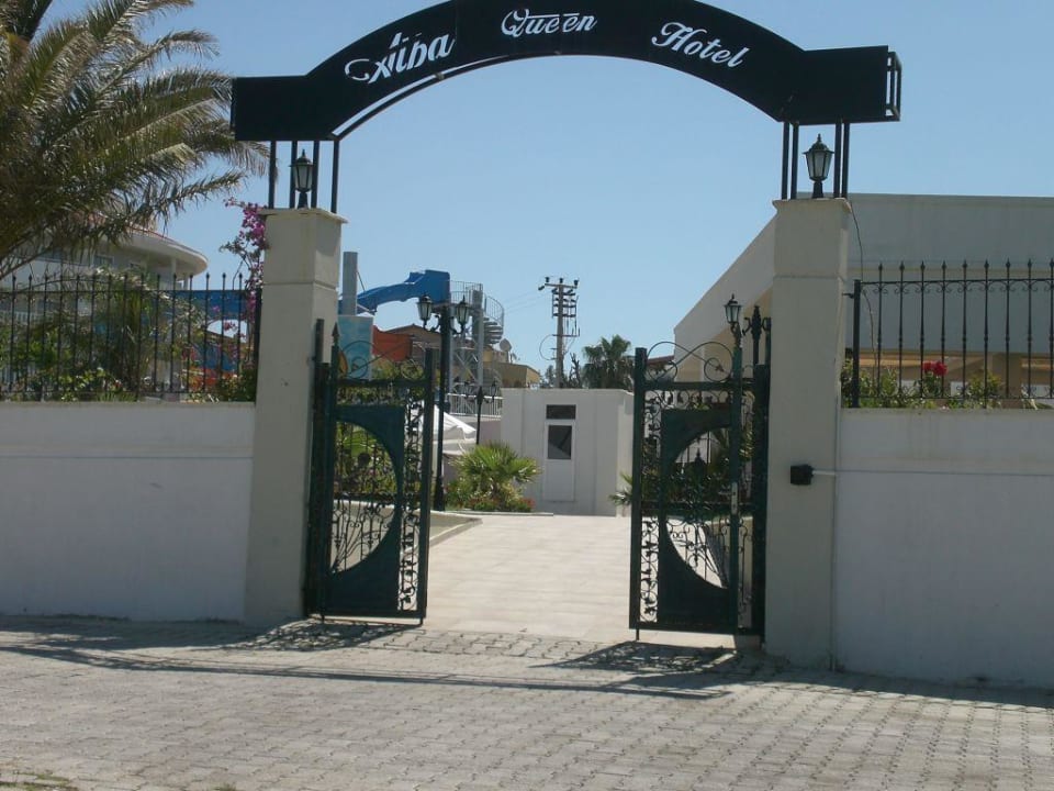 Seiteneingang (Strand) Alba Queen Hotel