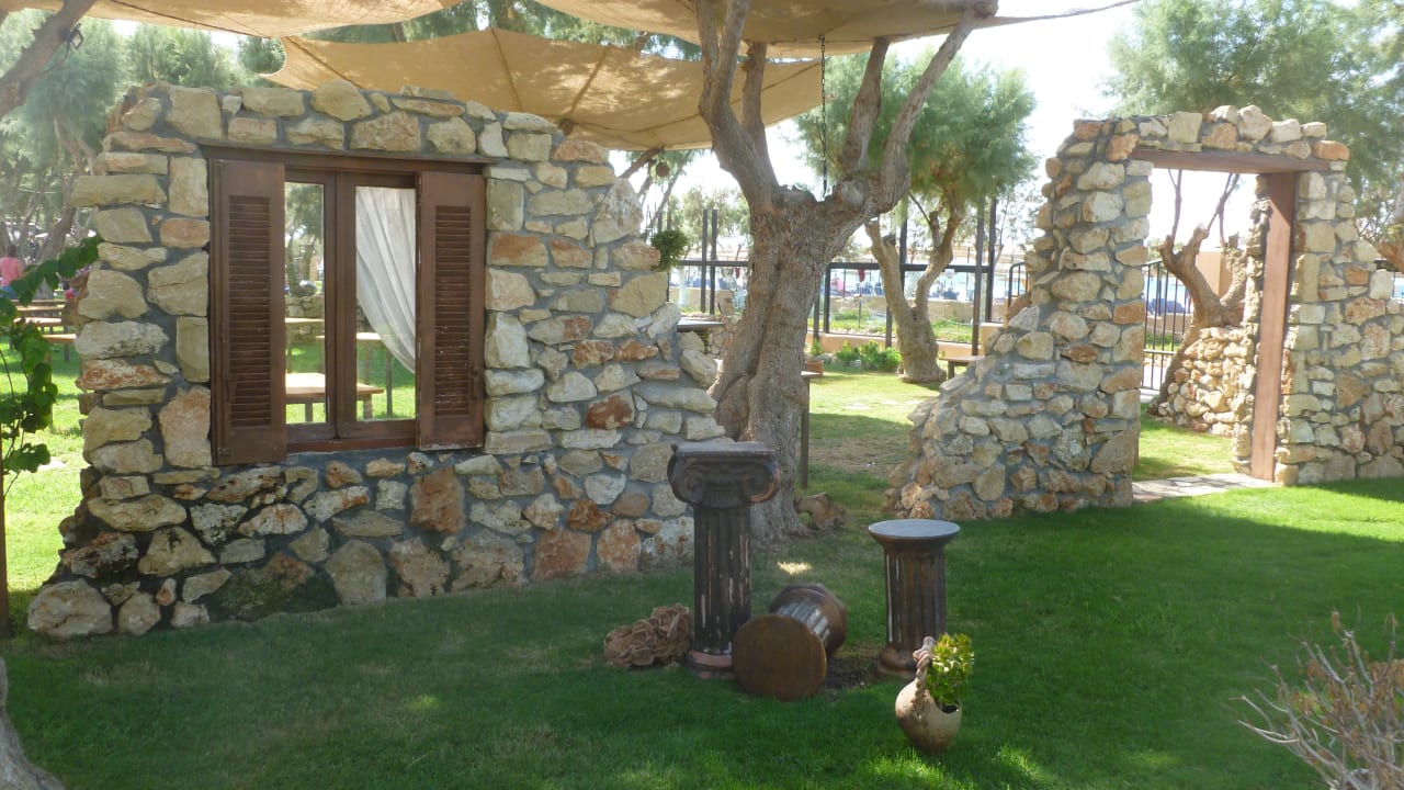 Gartenanlage Anissa Beach & Village
