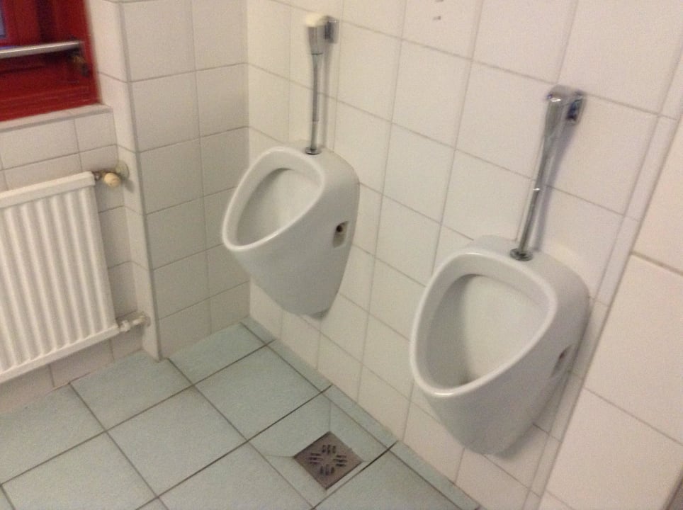Toiletten Gemeinschaftsbad Jugendgästehaus Brigittenau