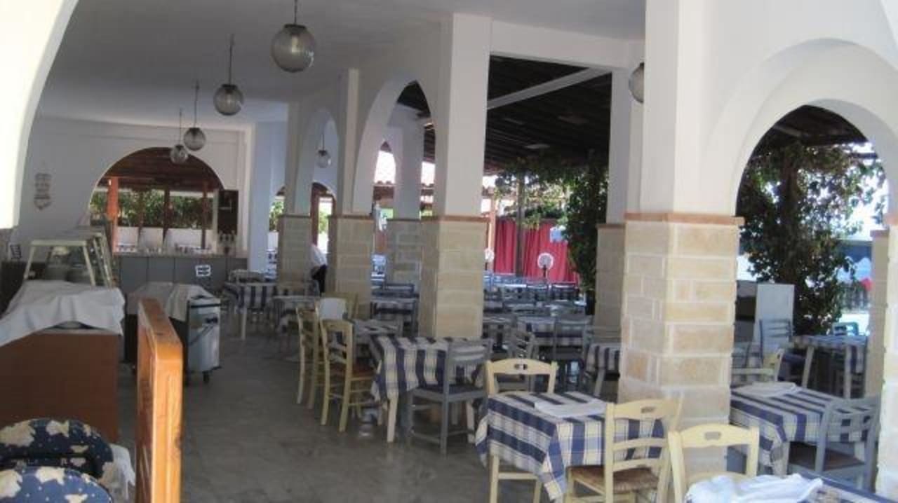 Taverne Hotel Portes Beach