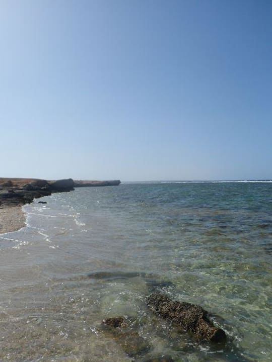 Links vom Hotelstrand Three Corners Happy Life Beach Resort