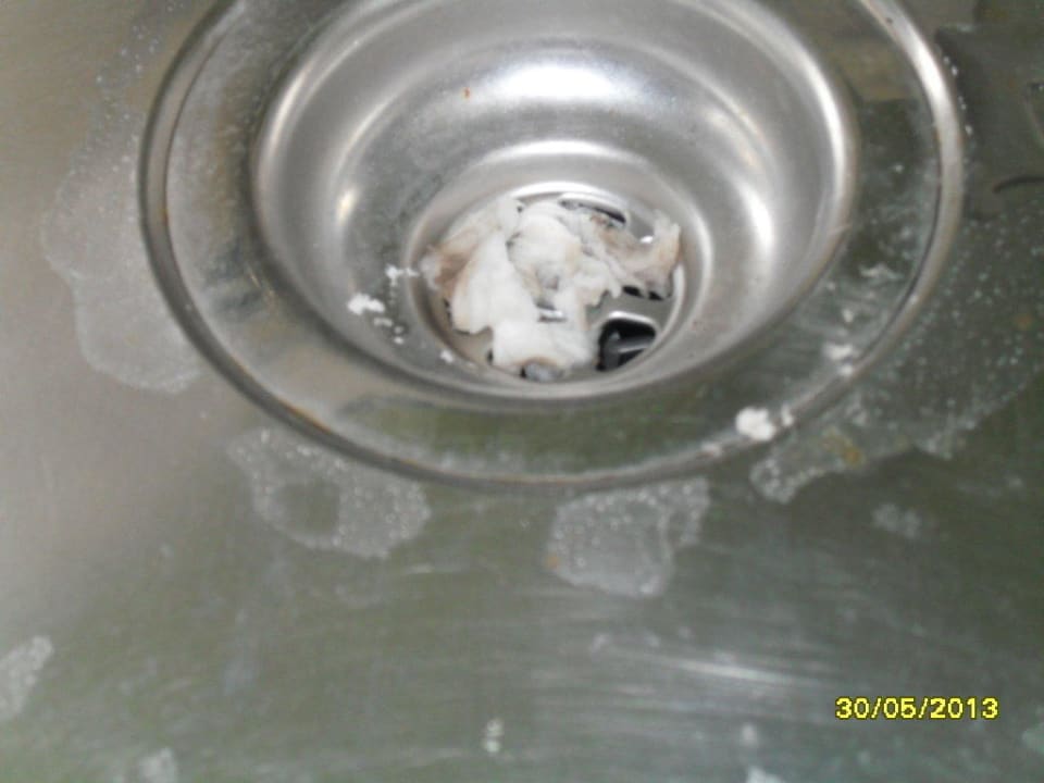 Verdreckte Spüle vom Vorgänger Ama Ibiza Beachfront Suites