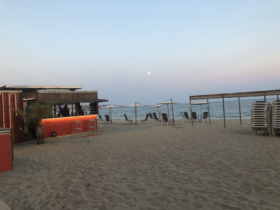 Strand Ona Jardines Paraisol