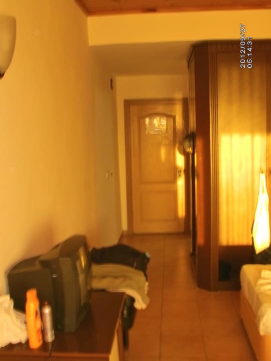 Verwohntes Zimmer Club Turtas Beach Hotel