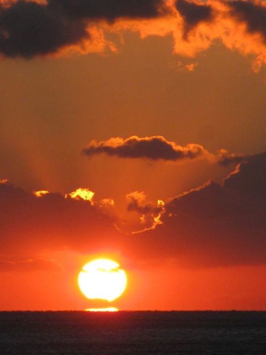 Und noch ein Sonnenaufgang Aquagrand Artistic Luxury Beach Resort - Adults only