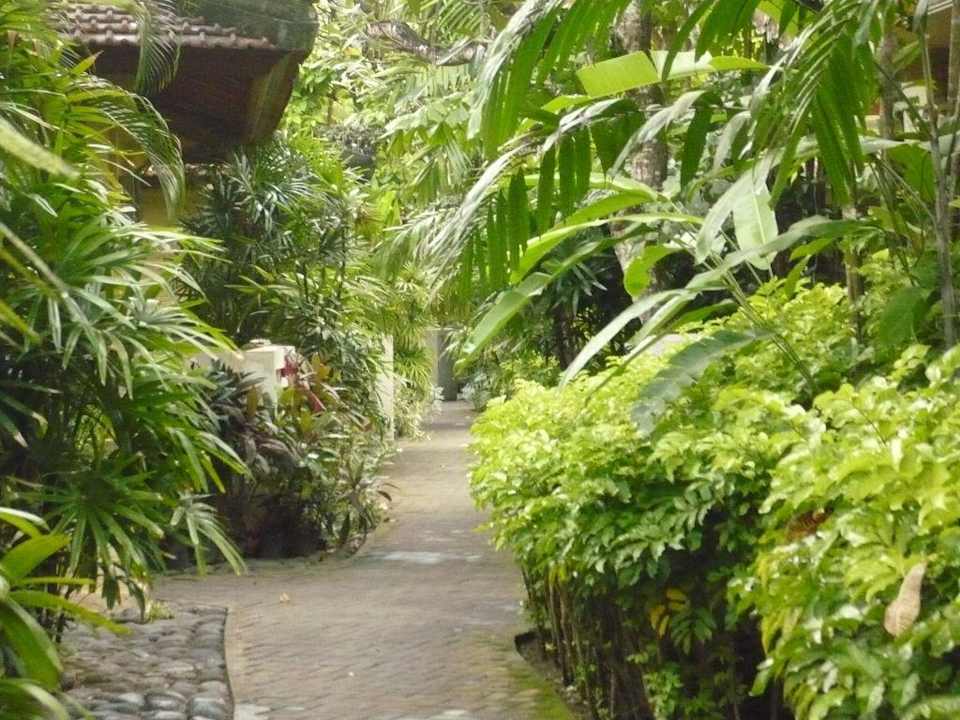 Garten Puri Santrian