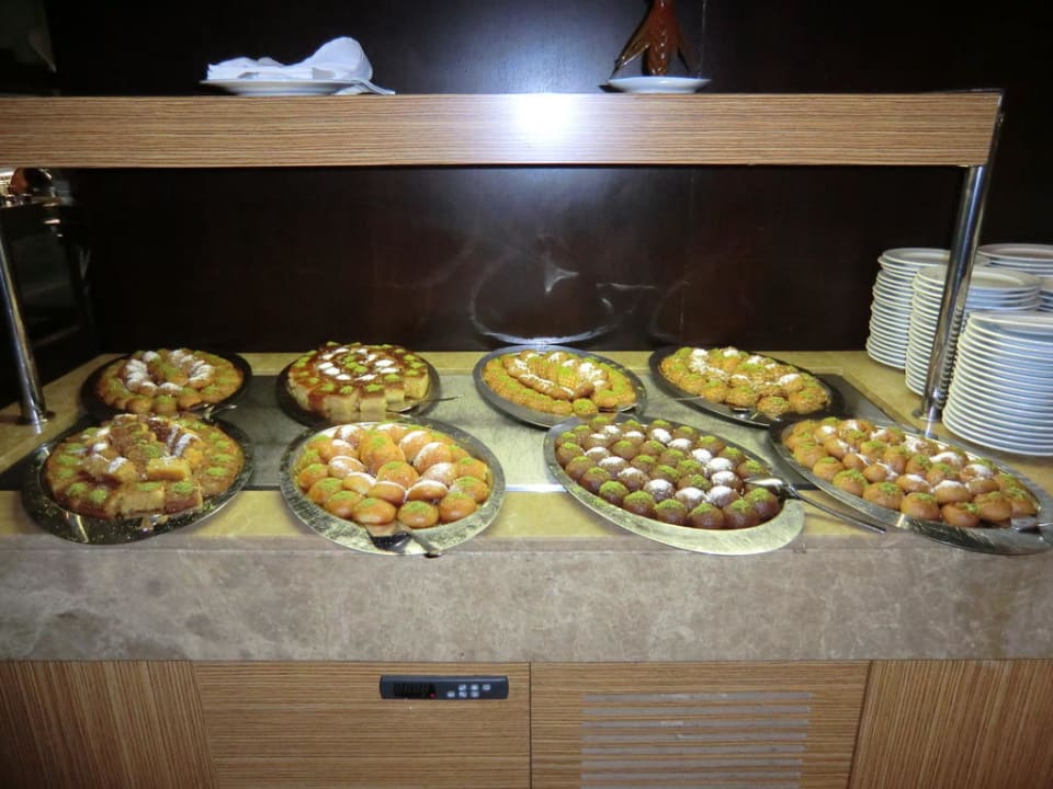 Lecker Saturn Palace Resort Hotel