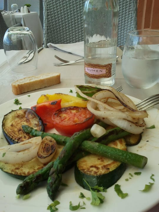 Mittagessen - sehr lecker VIVA Cala Mesquida Suites & Spa 16+