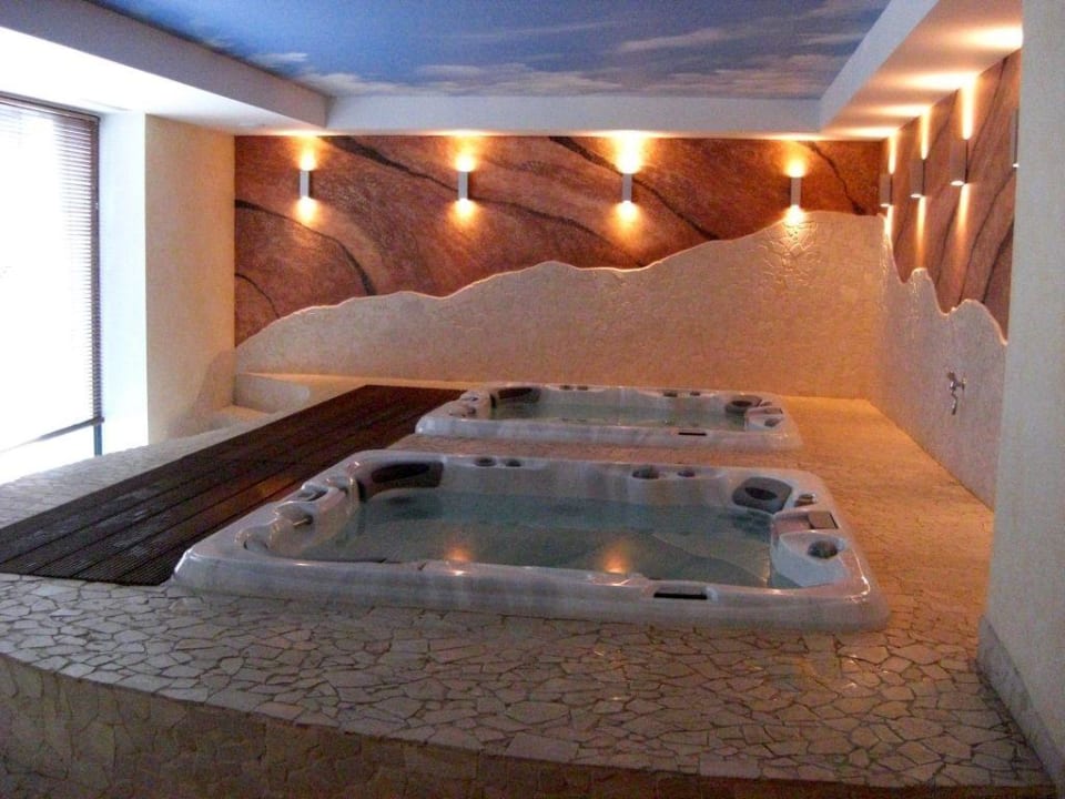 Das Sprudelbad im Wellnessbereich allsun App.-Hotel Albatros