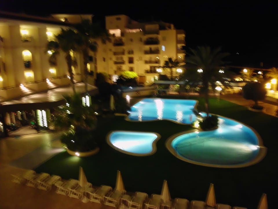 Poolanlage mit Poolbar und Resturant Hotel-Apartamentos Blau Parc