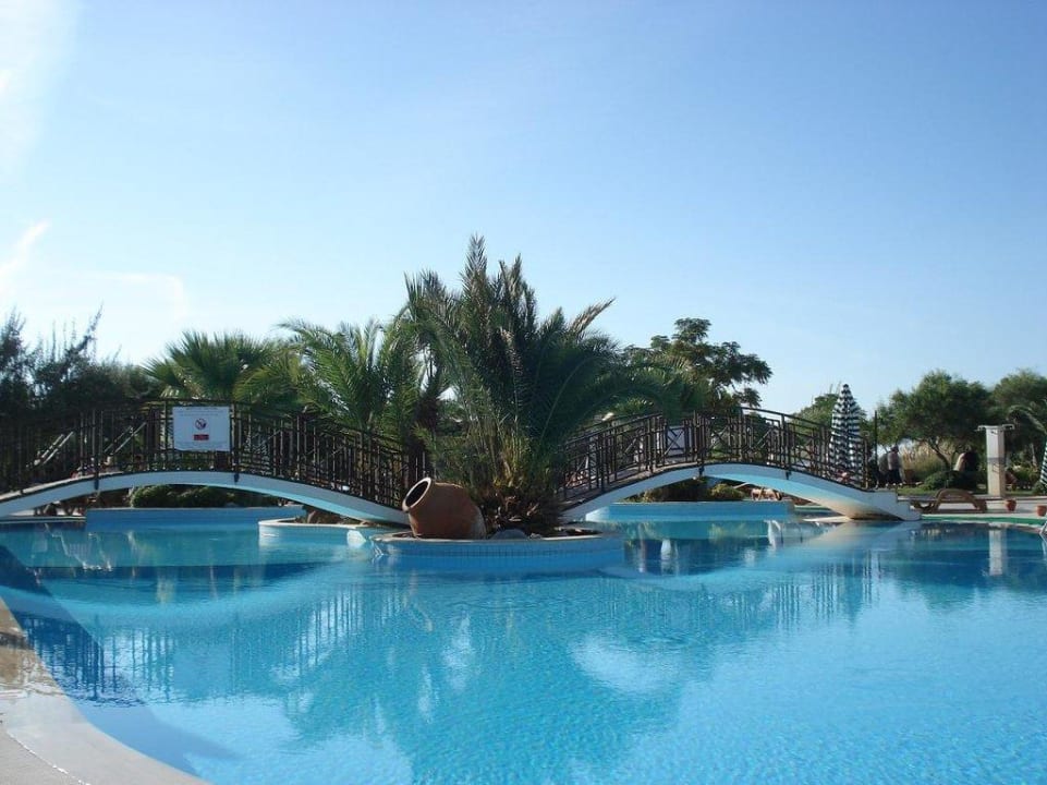 Pool Club Yali Hotels & Resort