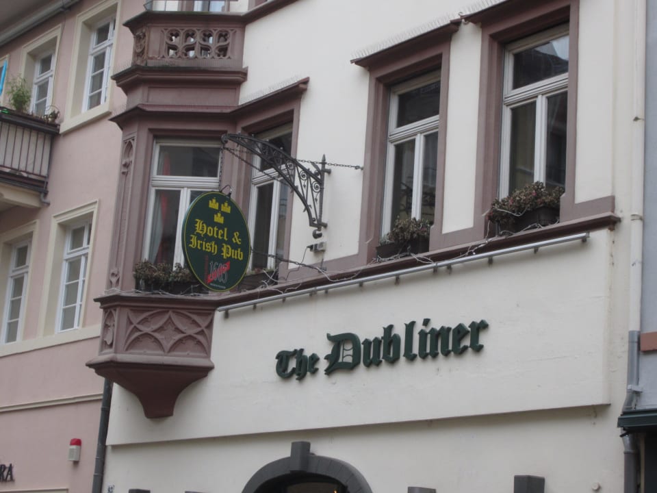 Eingangsschild The Dubliner Hotel & Irish Pub
