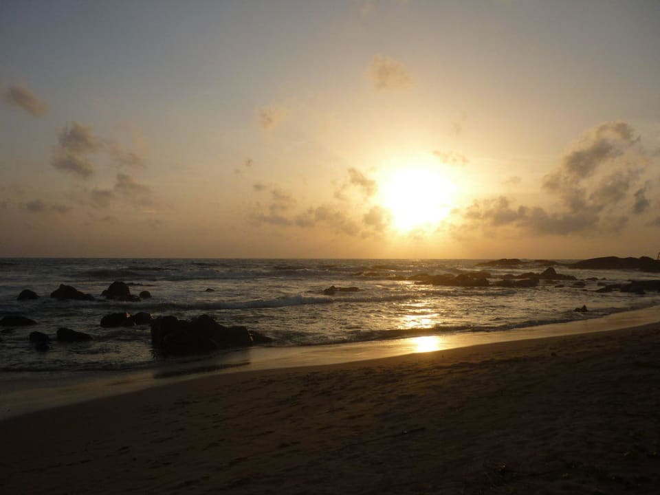 Strand gegenüber dem Bentota Fluss Hotel Lanka Princess Ayurveda