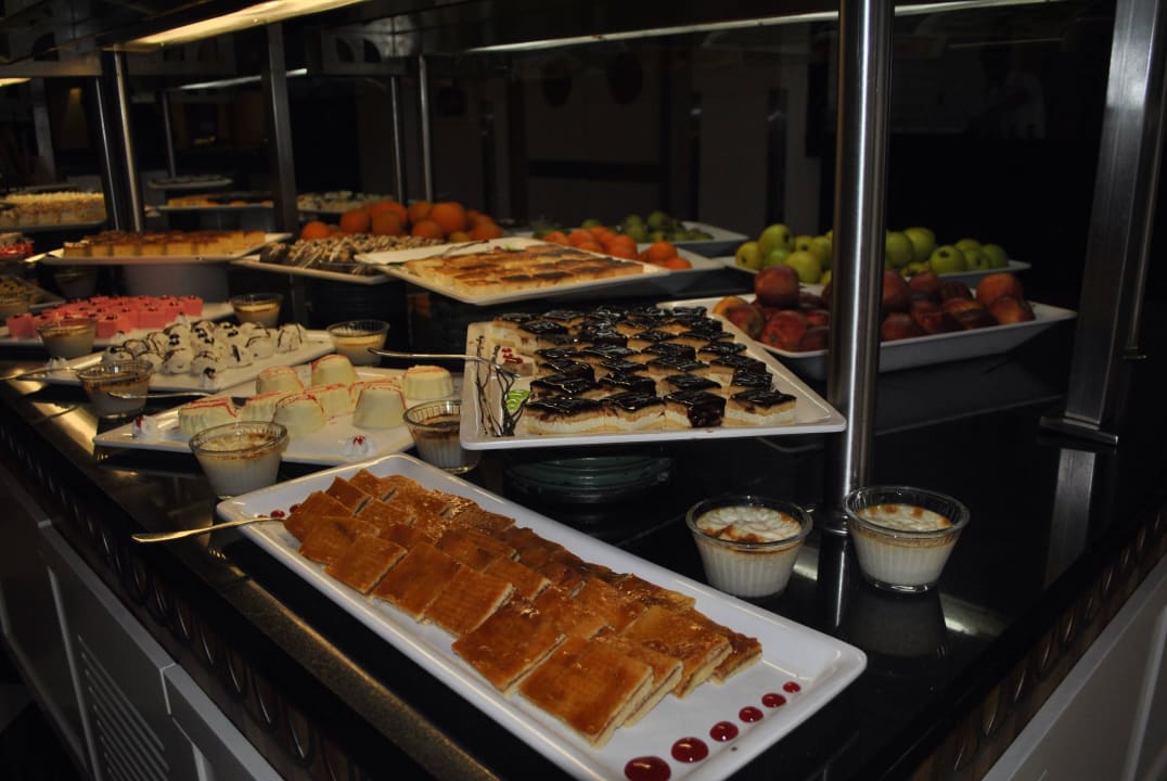 Buffet Hotel Royal Garden Beach