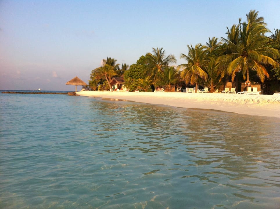 Beim Sonnenuntergang Thulhagiri Island Resort