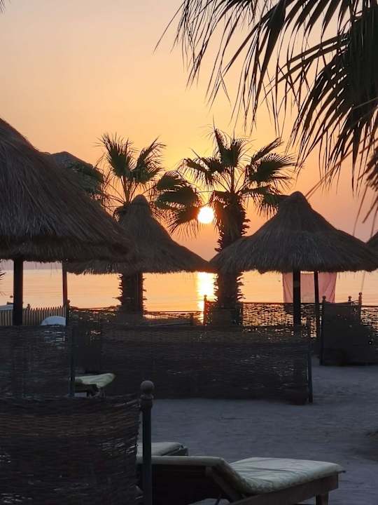 Strand Lotus Bay Beach Resort