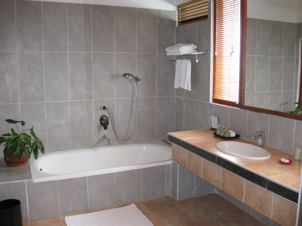 Bad Waterbungalow #218 NH Collection Maldives Reethi Resort