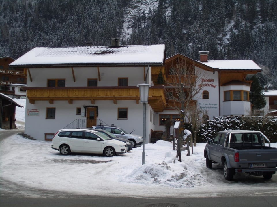 Frontansicht Apart-Pension Wasserfall