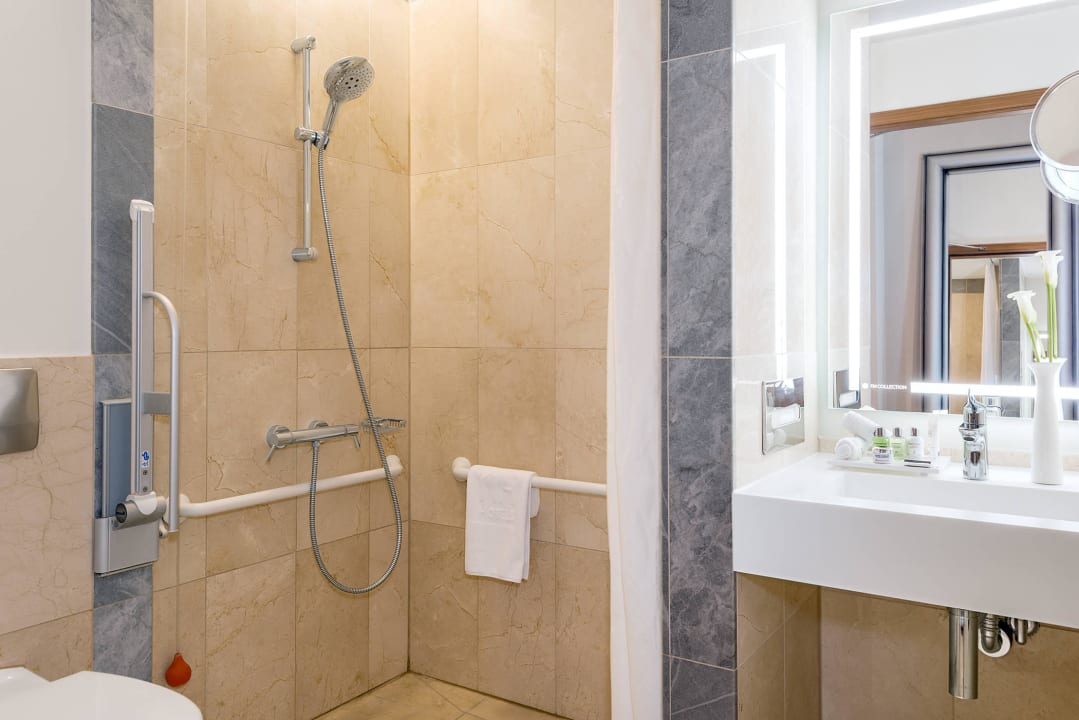  Bathroom for disabled persons NH Collection Berlin Mitte Friedrichstrasse