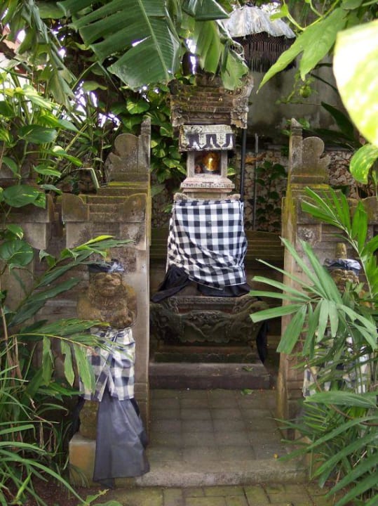 Im Hotelgarten Puri Santrian