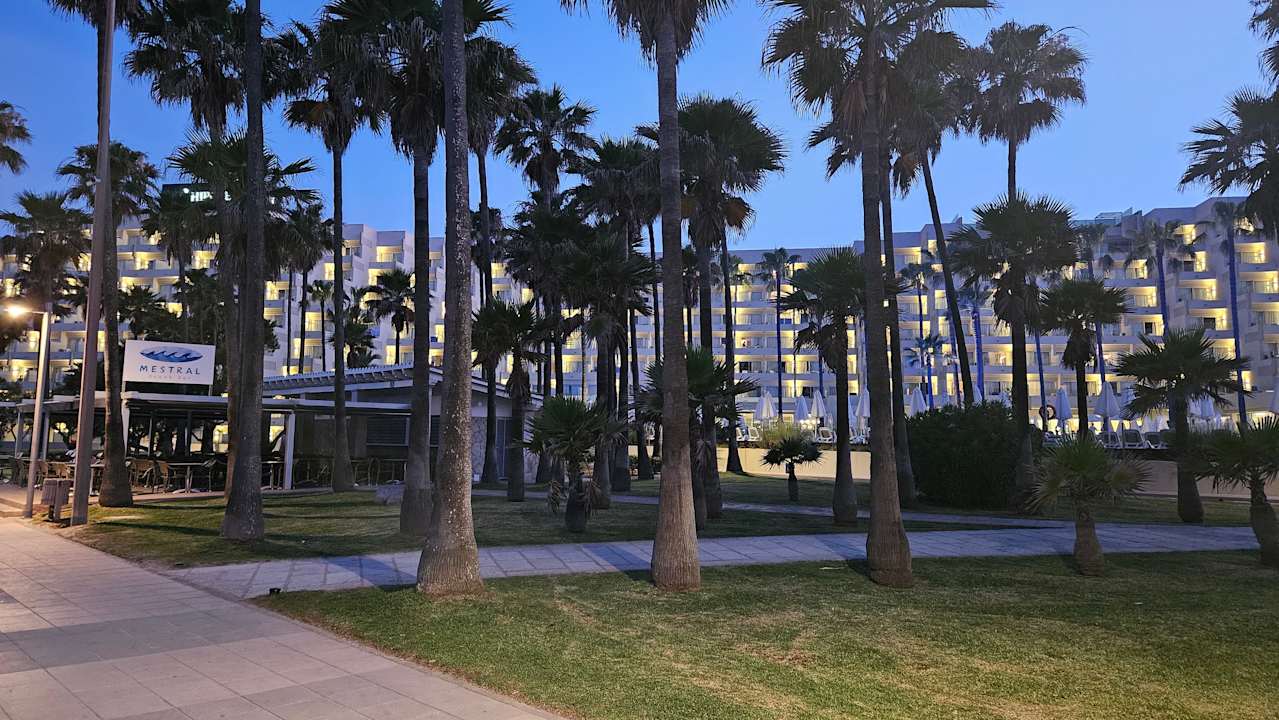 Außenansicht Hipotels Mediterraneo