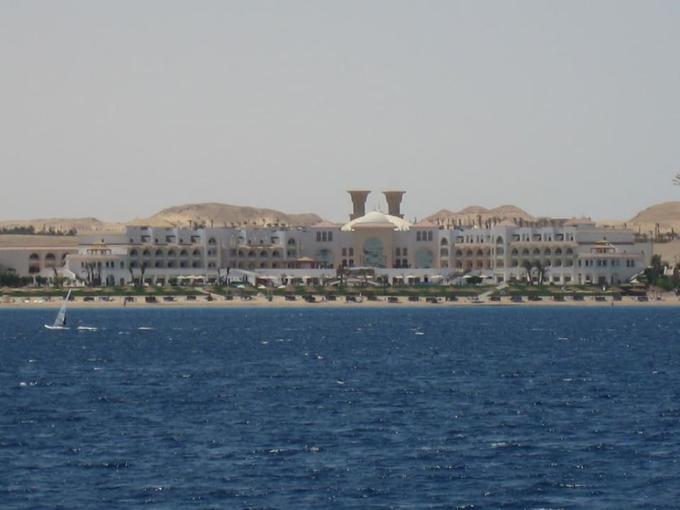 Das Hotel vom Meer aus Old Palace Resort Sahl Hasheesh