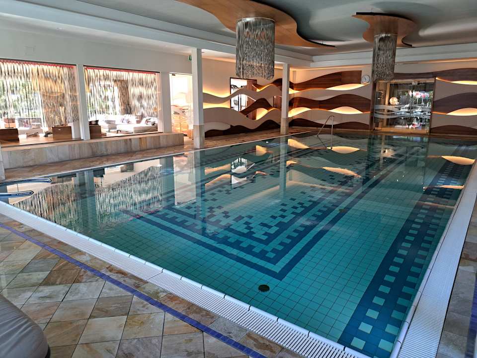 Pool Hotel Fisserhof
