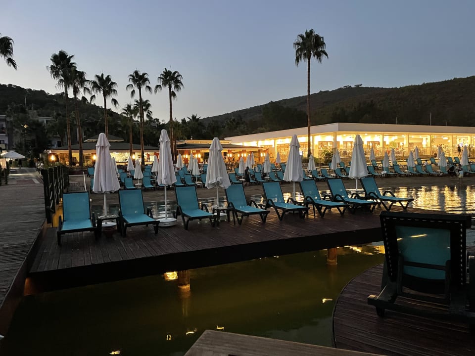 Strand Green Bay Resort & Spa