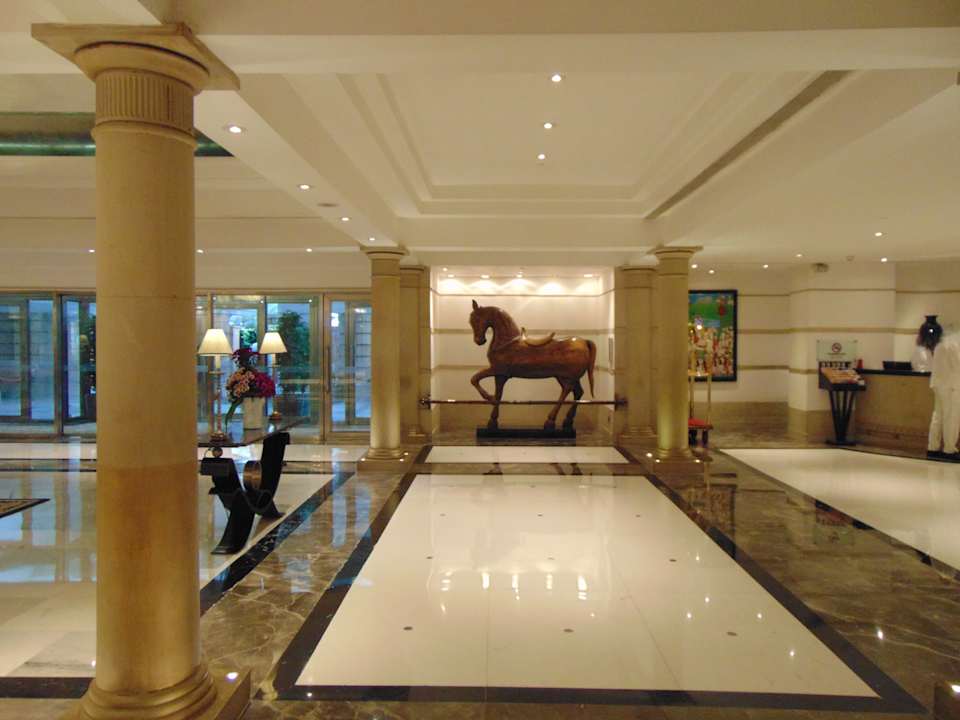 Lobby ITC Maratha