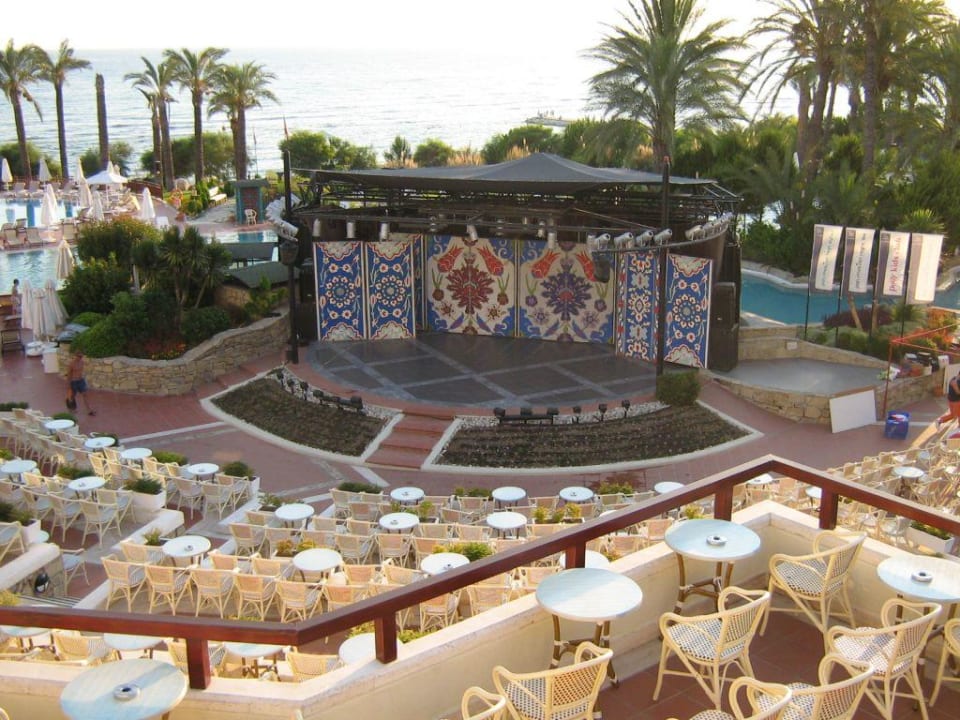 Showbühne PALOMA Perissia