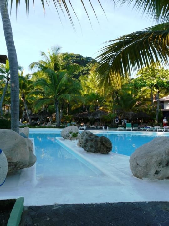 Pool vom Riu Mambo Playabachata Hotel