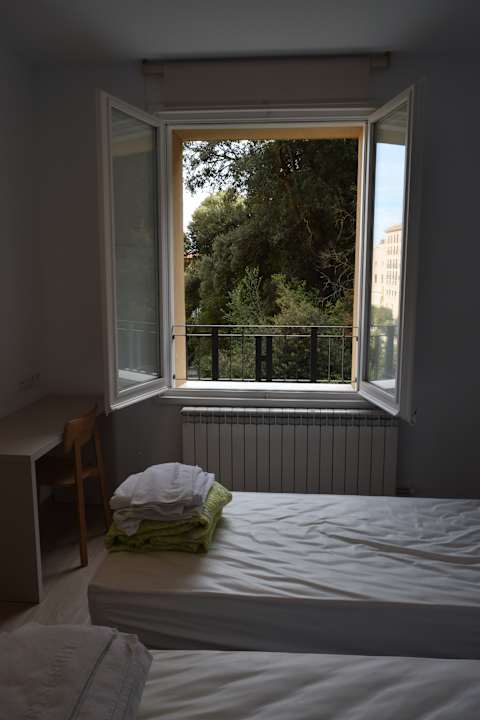 Zimmer Alberg Abat Oliba